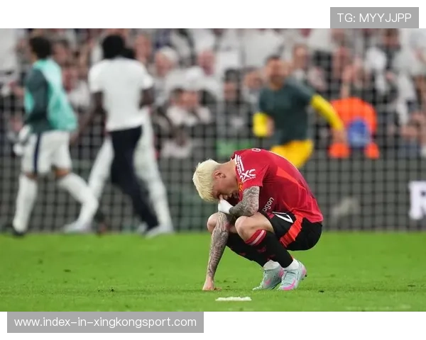 曼联左翼传中精准，加纳乔甩头破门